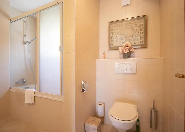 Rosat 22 شاتو دو