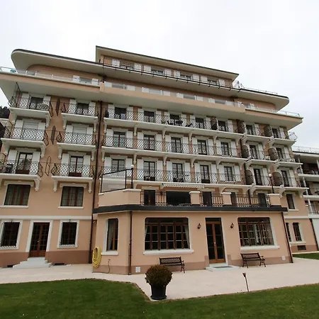 Appartement Rosat 22 *